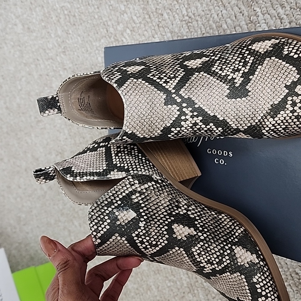Universal Thread Snakeskin Western Boot Booties, … - image 4